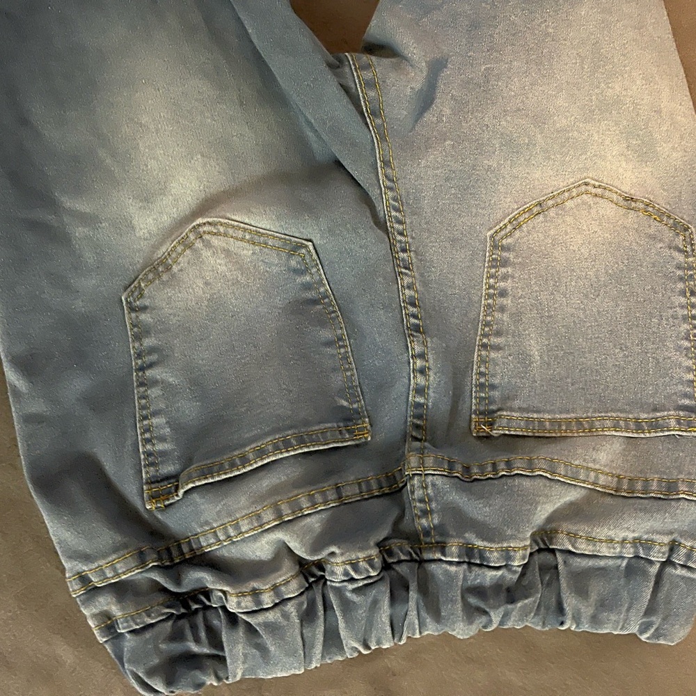 Jean - Picture 3 of 3